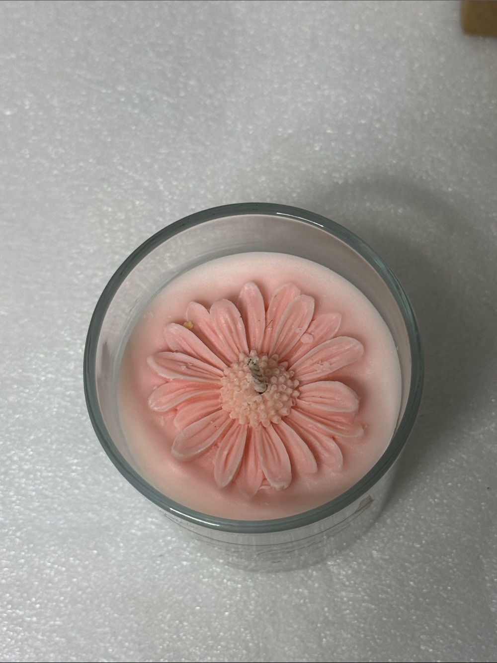 🌸✨ Hand-Poured Pink Floral Soy Candle with Sparkling Rhinestone Lid ✨🌸 - Picture 5 of 7
